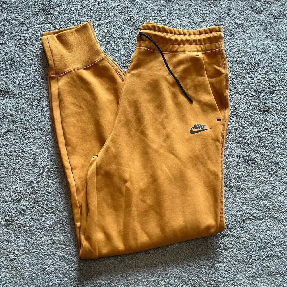 Nike Sportswear Tech Fleece Women's Pants Joggers (Desert Ochre) CW4292-754